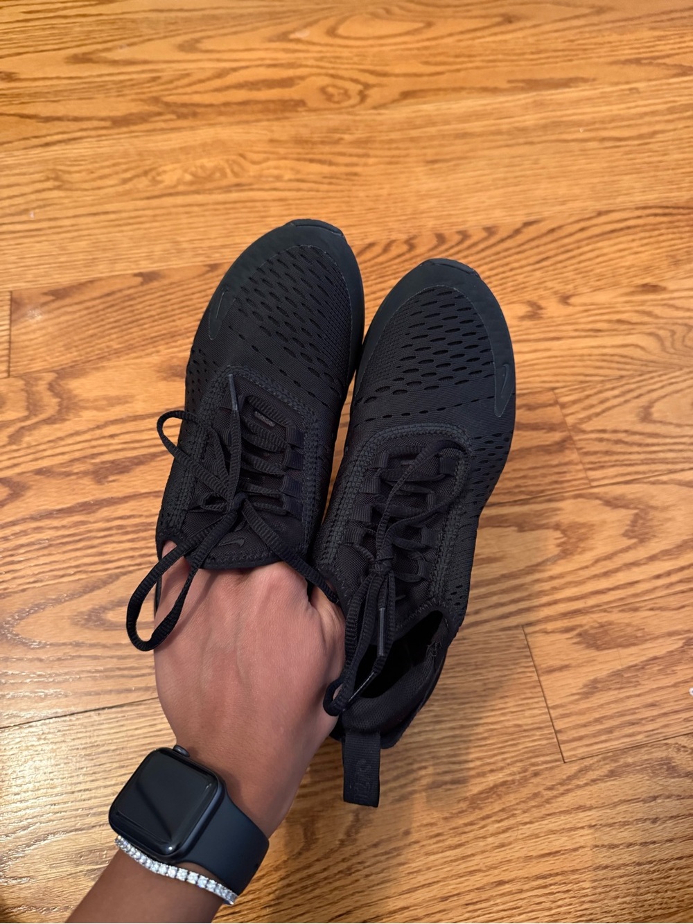 Nike Women’s Black Air Max 270 Sneakers - Picture 7 of 7
